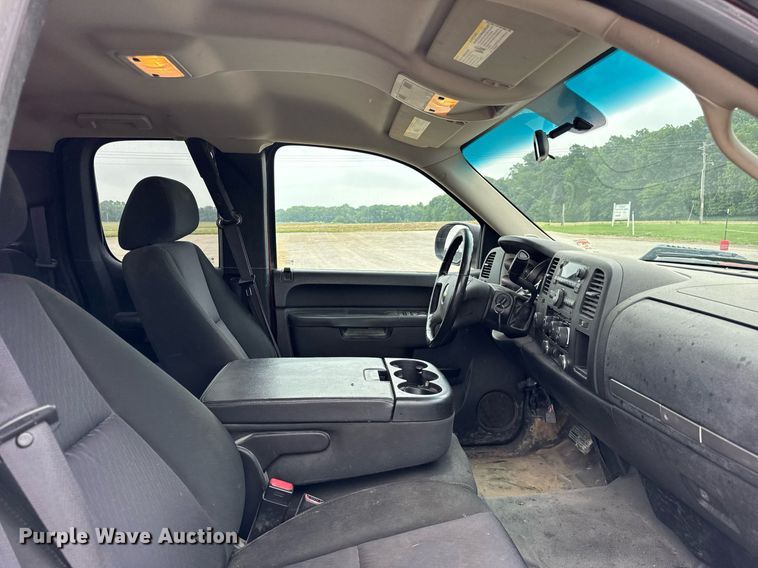 image for item DI9031 2012 Chevrolet Silverado 1500 Ext. Cab pickup truck