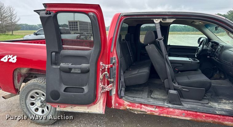 image for item DI9031 2012 Chevrolet Silverado 1500 Ext. Cab pickup truck