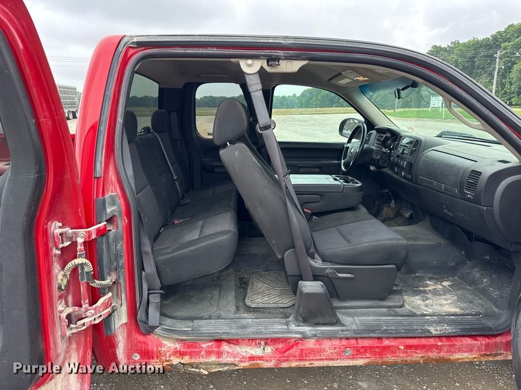 image for item DI9031 2012 Chevrolet Silverado 1500 Ext. Cab pickup truck