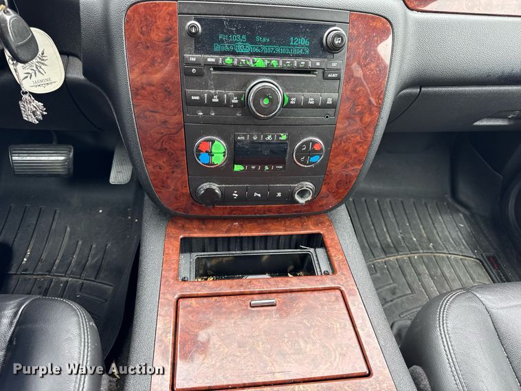 image for item DI9058 2010 Chevrolet Tahoe LT SUV