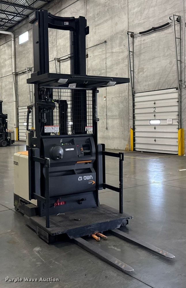 image for item DI9080 2017 Crown SP4050-30 order picker