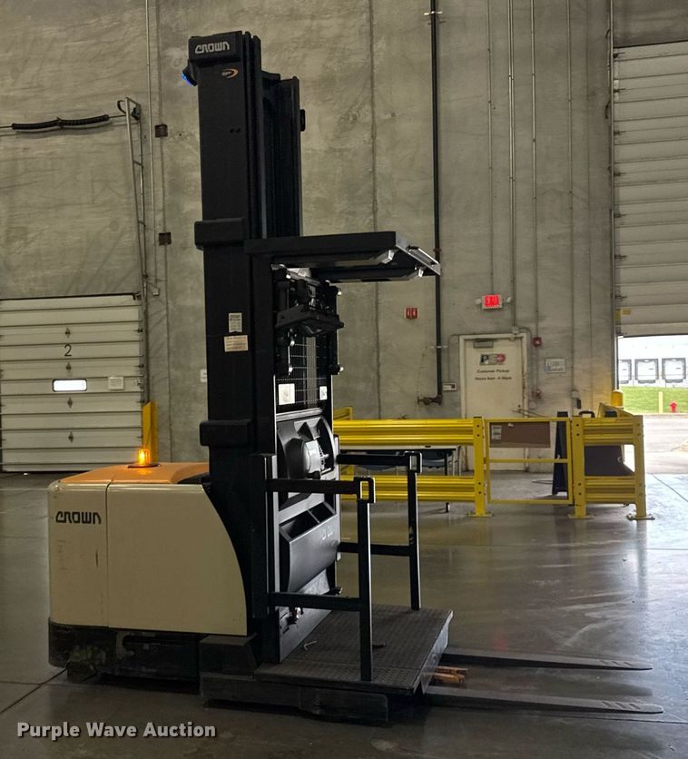 image for item DI9080 2017 Crown SP4050-30 order picker