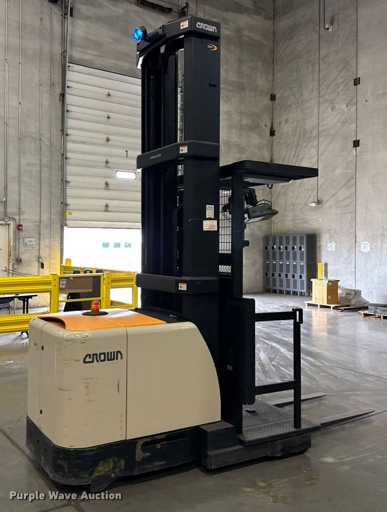 image for item DI9080 2017 Crown SP4050-30 order picker