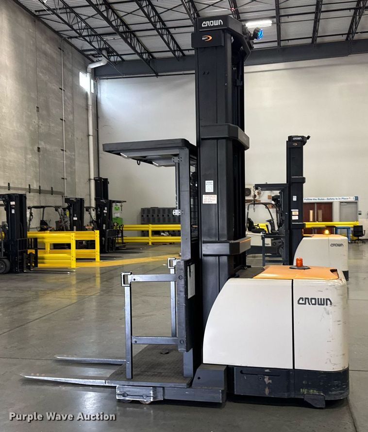 image for item DI9080 2017 Crown SP4050-30 order picker