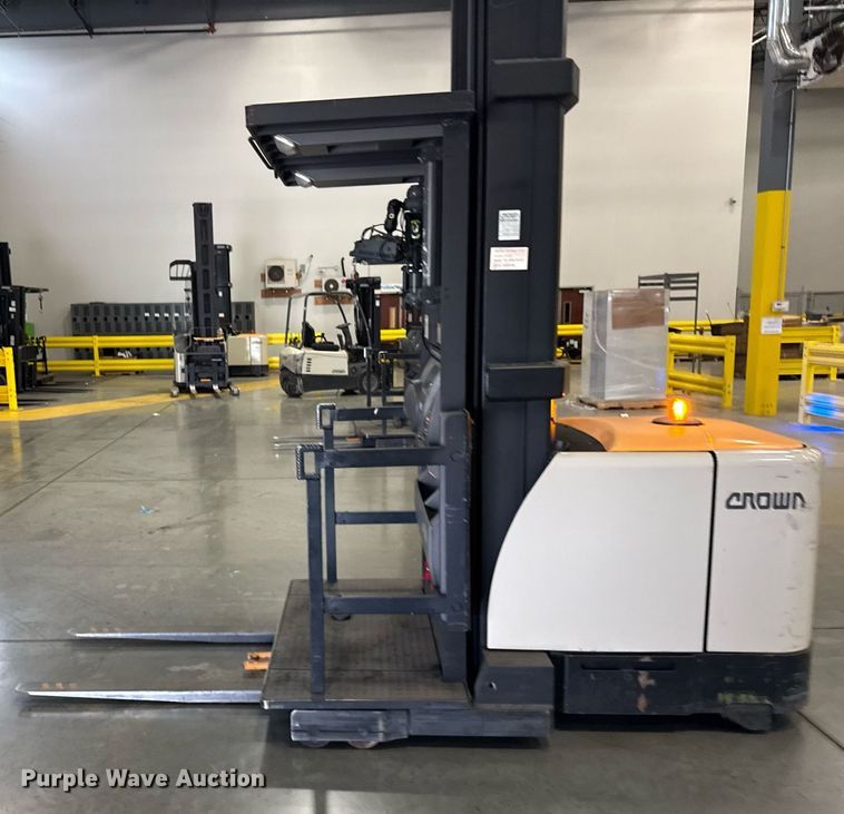 image for item DI9080 2017 Crown SP4050-30 order picker