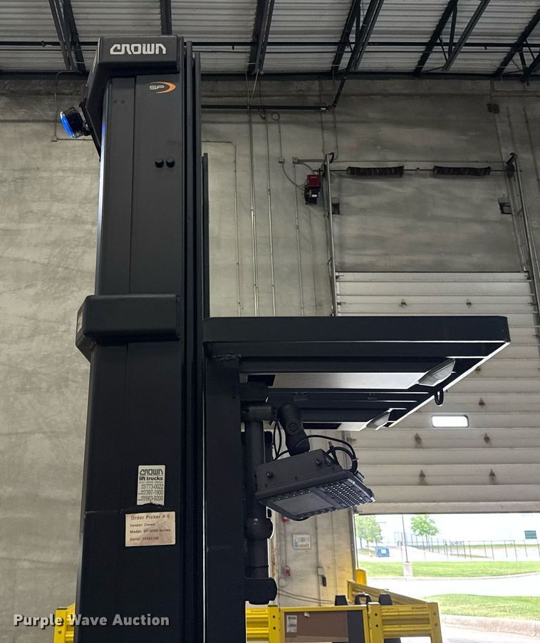 image for item DI9080 2017 Crown SP4050-30 order picker