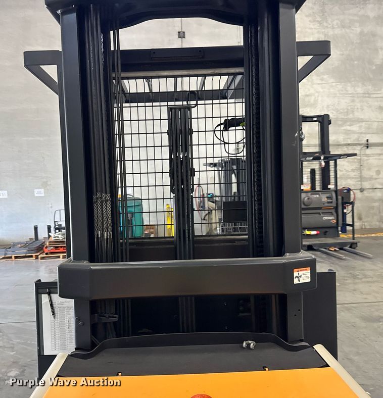 image for item DI9080 2017 Crown SP4050-30 order picker