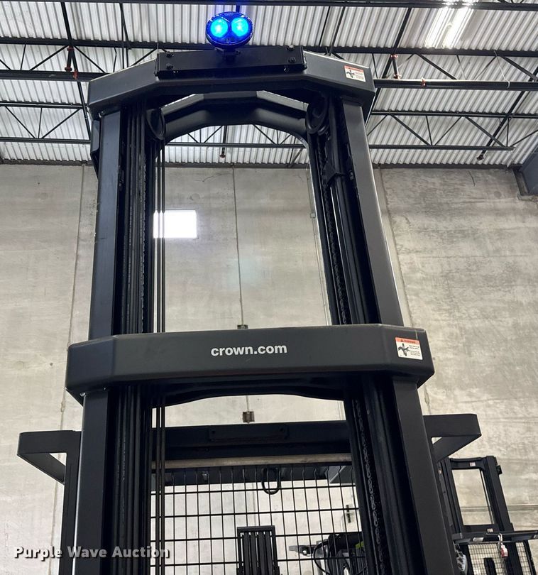 image for item DI9080 2017 Crown SP4050-30 order picker