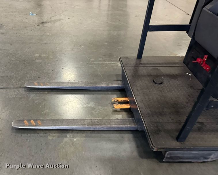 image for item DI9080 2017 Crown SP4050-30 order picker