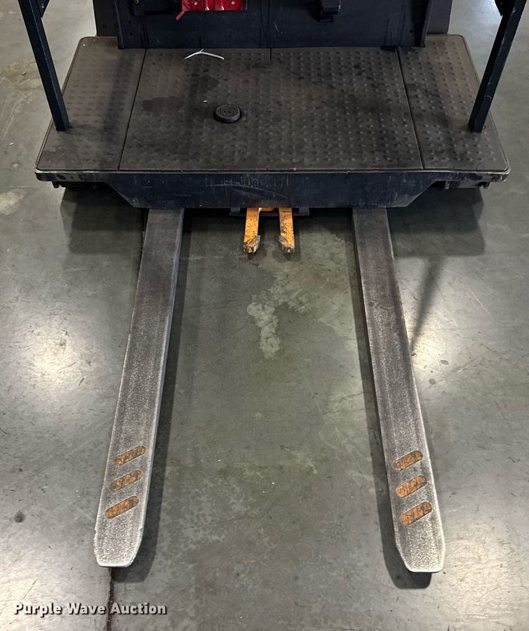 image for item DI9080 2017 Crown SP4050-30 order picker