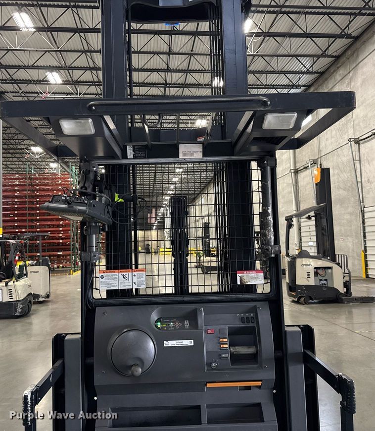 image for item DI9080 2017 Crown SP4050-30 order picker