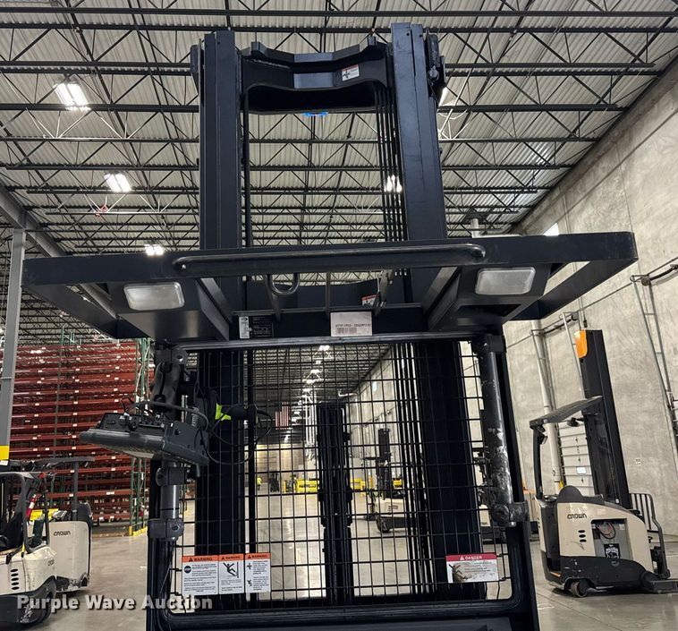 image for item DI9080 2017 Crown SP4050-30 order picker