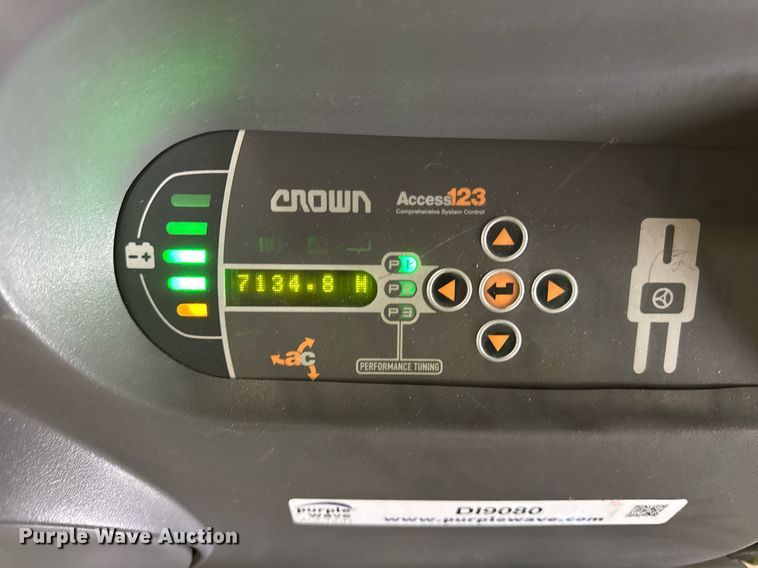 image for item DI9080 2017 Crown SP4050-30 order picker