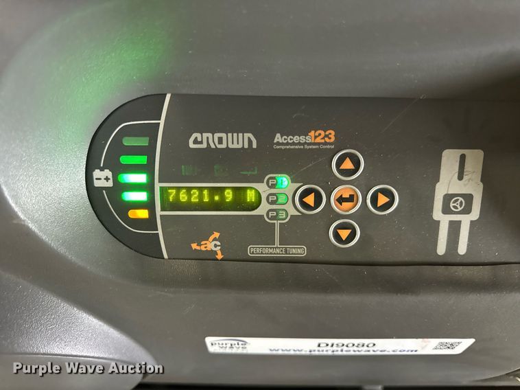 image for item DI9080 2017 Crown SP4050-30 order picker