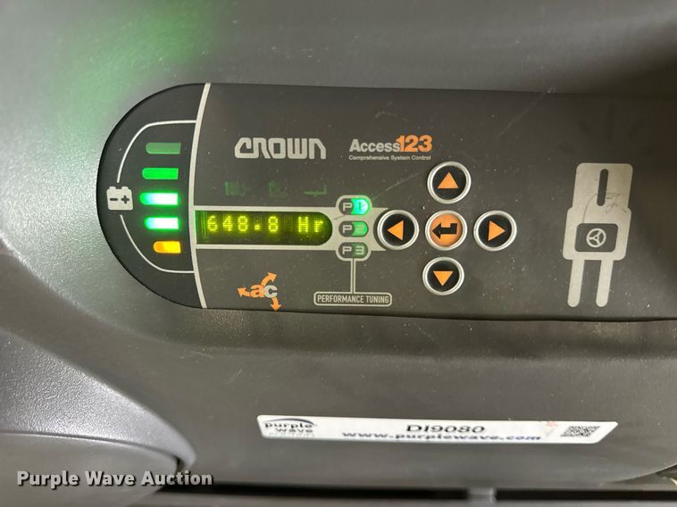 image for item DI9080 2017 Crown SP4050-30 order picker