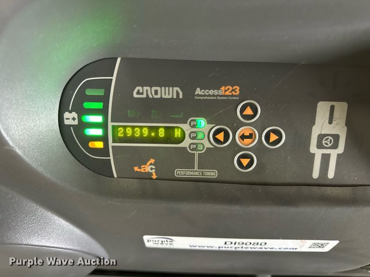 image for item DI9080 2017 Crown SP4050-30 order picker