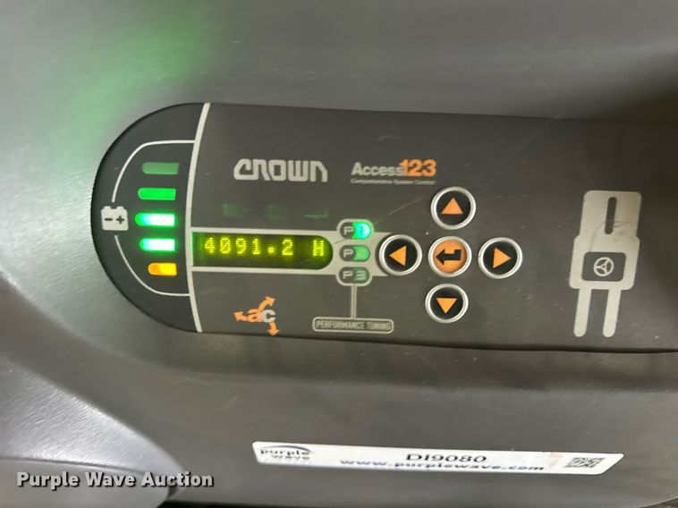 image for item DI9080 2017 Crown SP4050-30 order picker