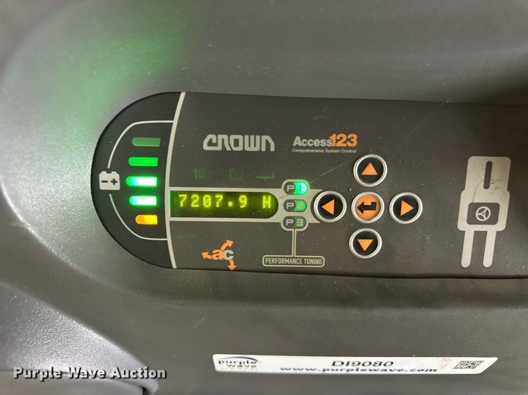 image for item DI9080 2017 Crown SP4050-30 order picker