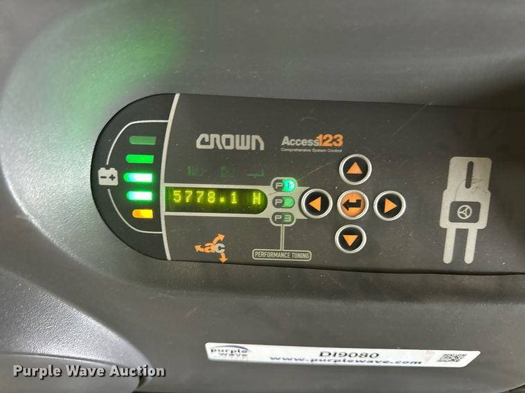 image for item DI9080 2017 Crown SP4050-30 order picker