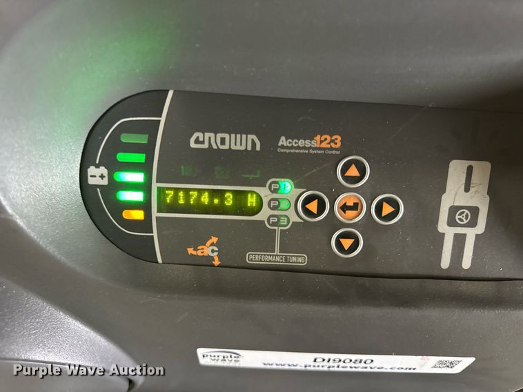 image for item DI9080 2017 Crown SP4050-30 order picker