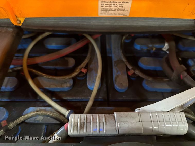 image for item DI9080 2017 Crown SP4050-30 order picker