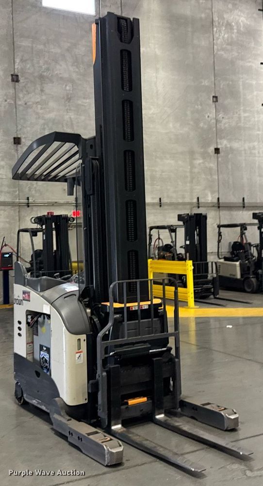 image for item DI9081 2016 Crown RM6025-45 reach truck