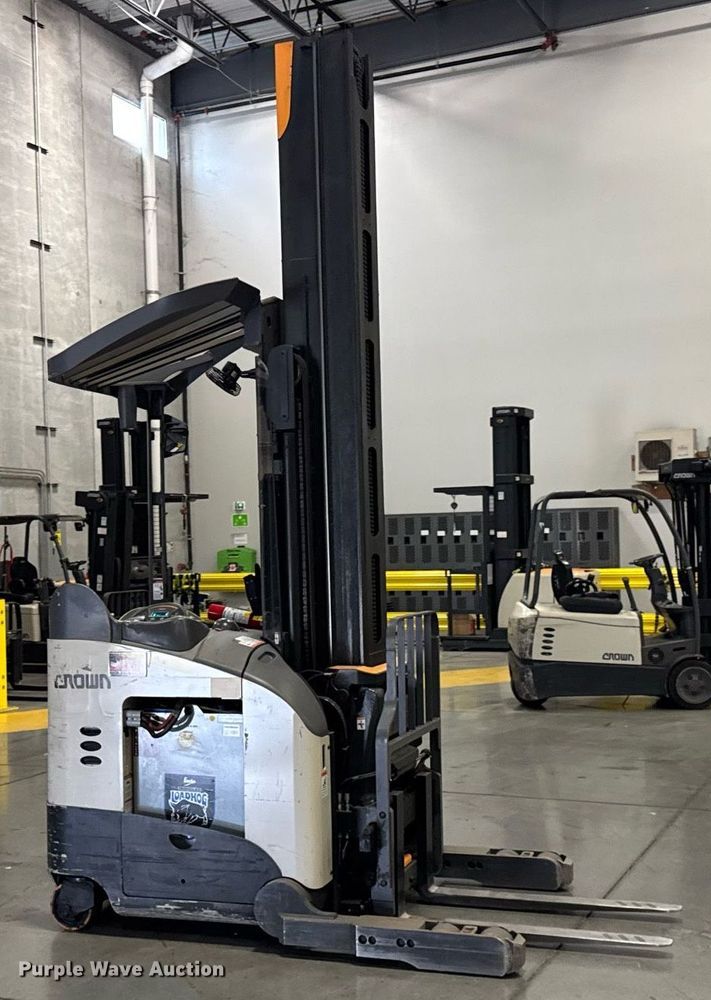 image for item DI9081 2016 Crown RM6025-45 reach truck