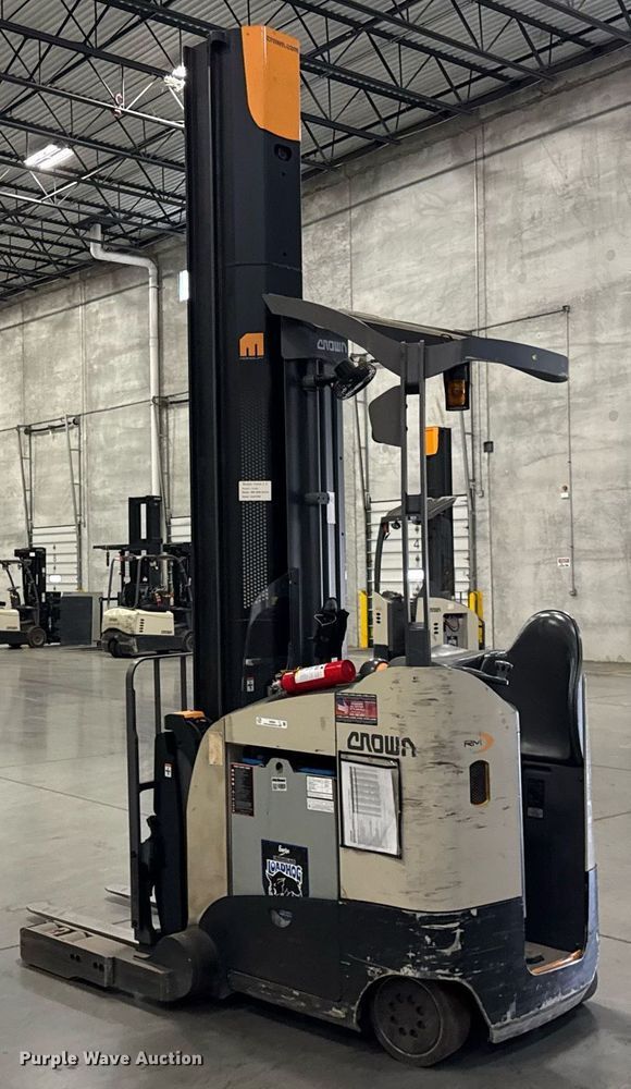 image for item DI9081 2016 Crown RM6025-45 reach truck