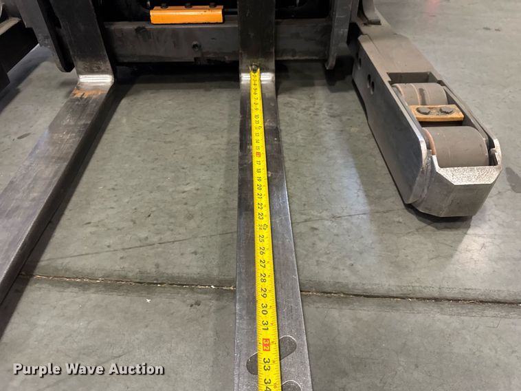 image for item DI9081 2016 Crown RM6025-45 reach truck