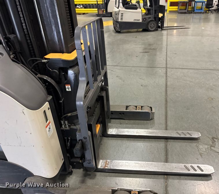 image for item DI9081 2016 Crown RM6025-45 reach truck