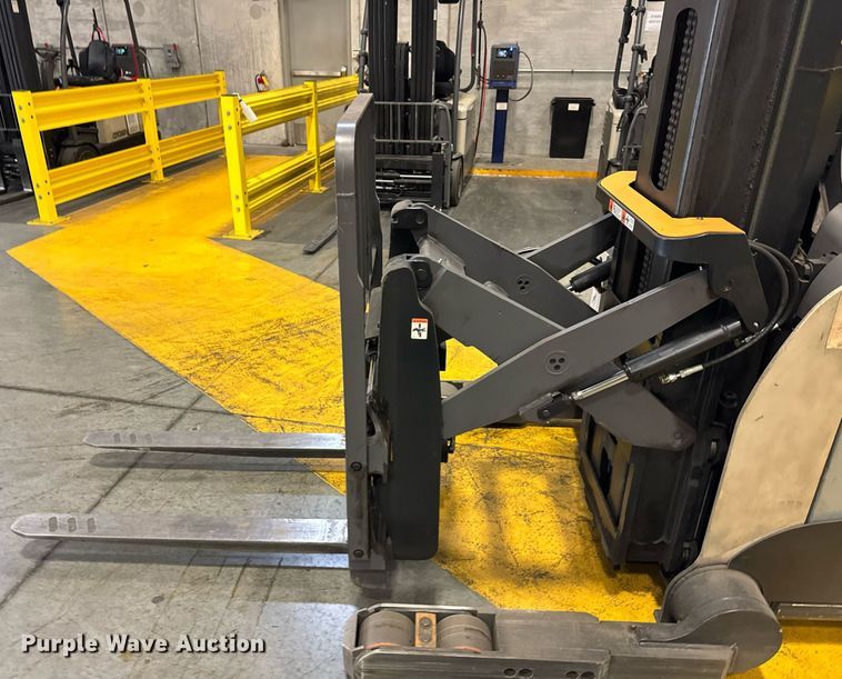 image for item DI9081 2016 Crown RM6025-45 reach truck