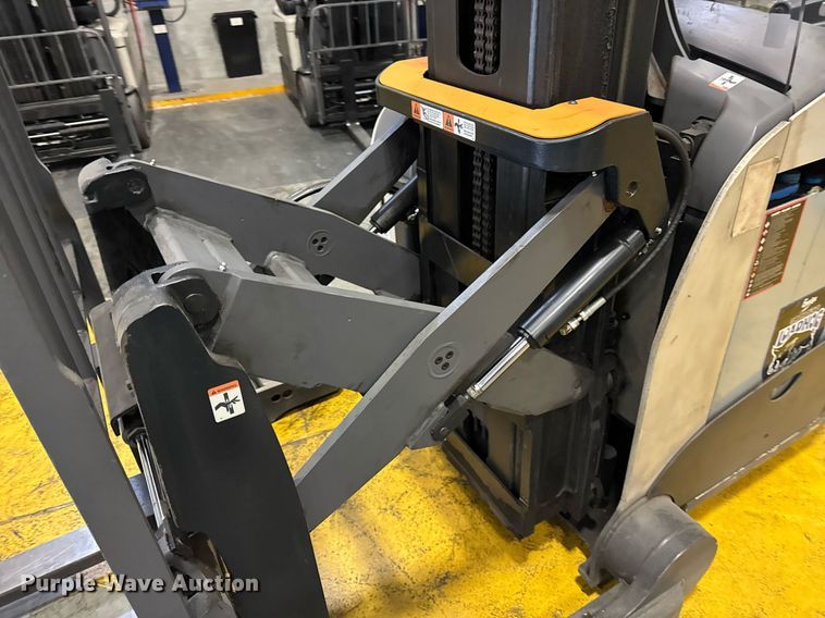 image for item DI9081 2016 Crown RM6025-45 reach truck