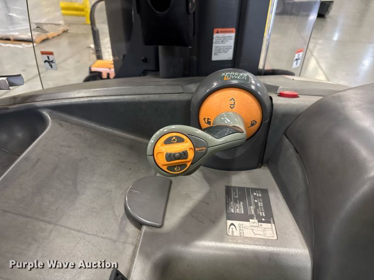 image for item DI9081 2016 Crown RM6025-45 reach truck