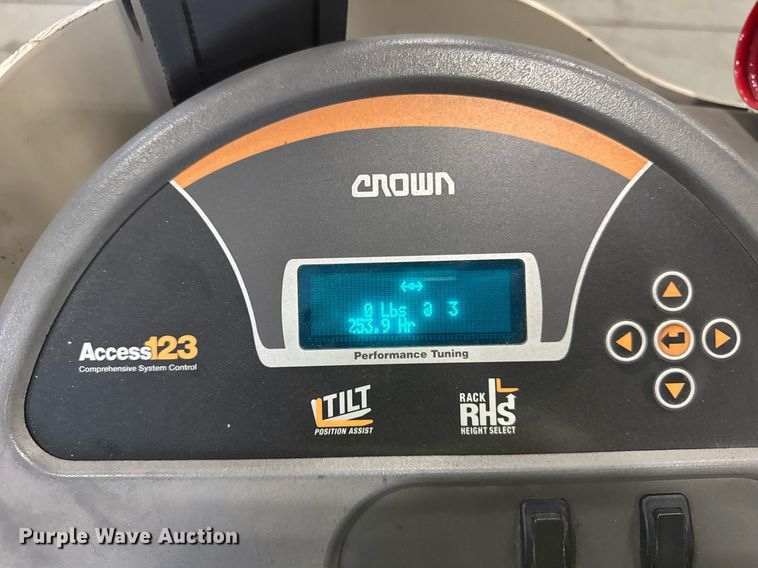 image for item DI9081 2016 Crown RM6025-45 reach truck