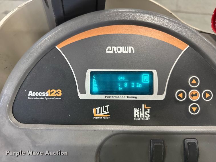 image for item DI9081 2016 Crown RM6025-45 reach truck