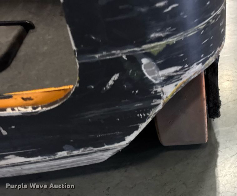 image for item DI9081 2016 Crown RM6025-45 reach truck