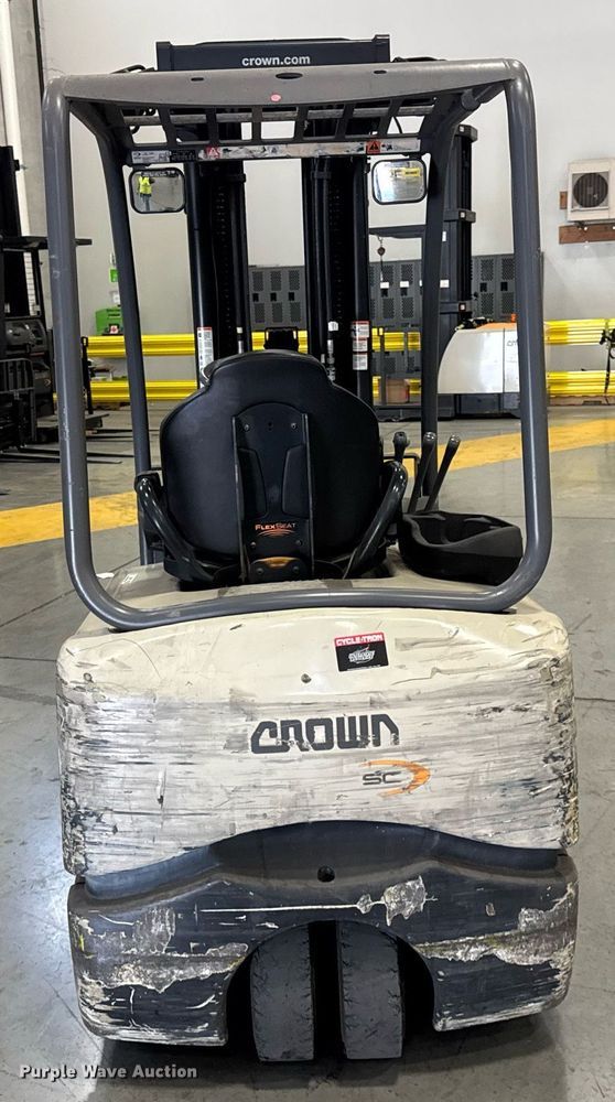 image for item DI9086 2014 Crown SC5245-40 forklift