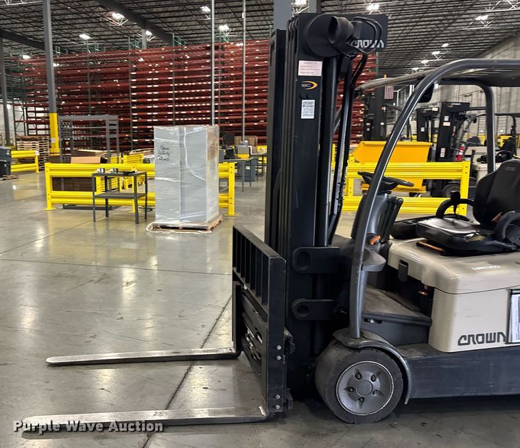 image for item DI9086 2014 Crown SC5245-40 forklift