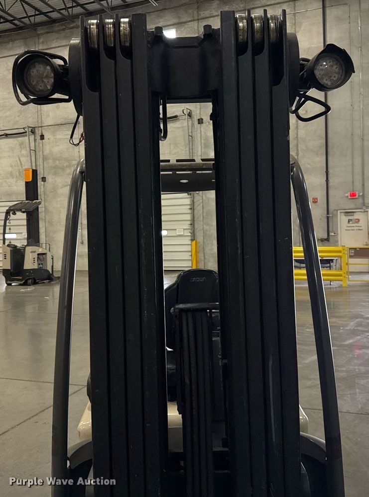 image for item DI9086 2014 Crown SC5245-40 forklift