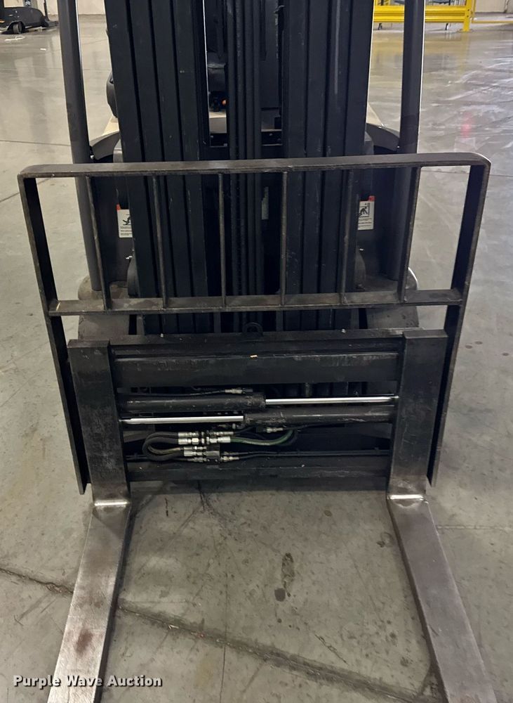 image for item DI9086 2014 Crown SC5245-40 forklift