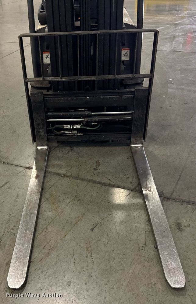 image for item DI9086 2014 Crown SC5245-40 forklift