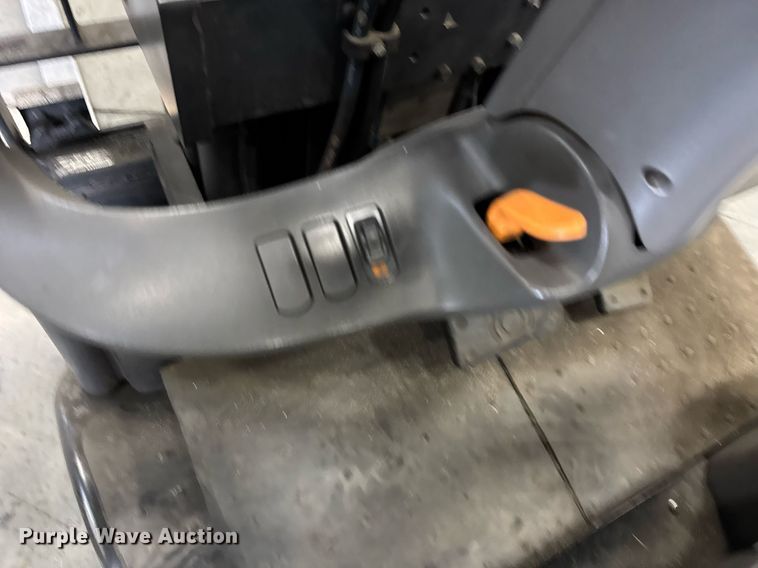 image for item DI9086 2014 Crown SC5245-40 forklift