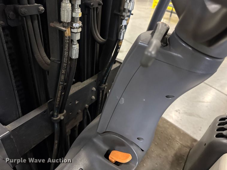 image for item DI9086 2014 Crown SC5245-40 forklift