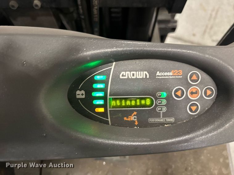 image for item DI9086 2014 Crown SC5245-40 forklift