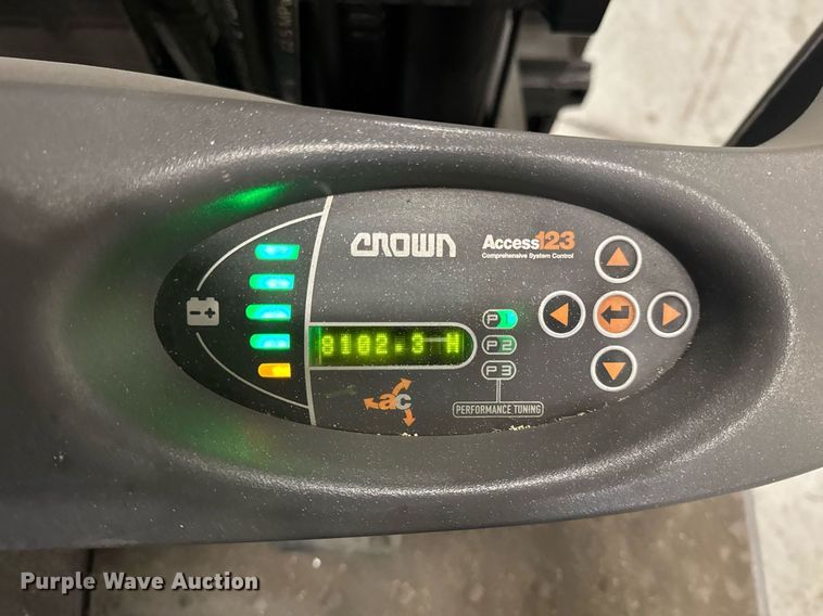 image for item DI9086 2014 Crown SC5245-40 forklift