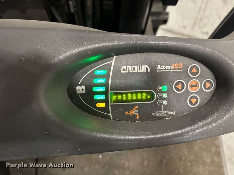 image for item DI9086 2014 Crown SC5245-40 forklift