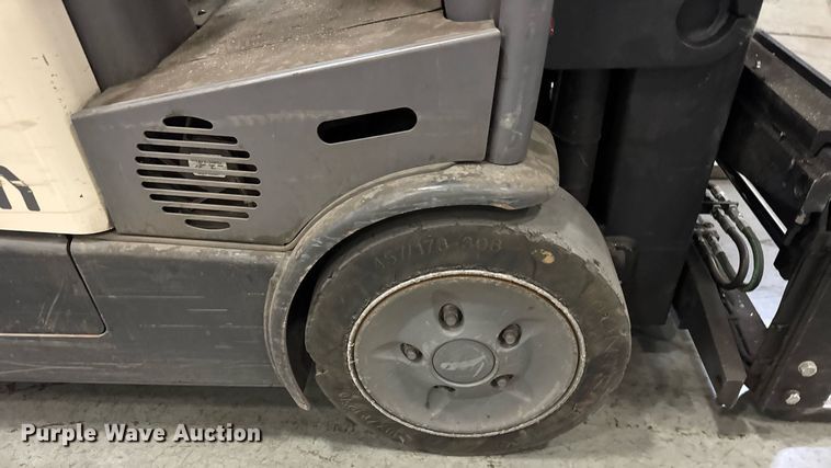 image for item DI9086 2014 Crown SC5245-40 forklift