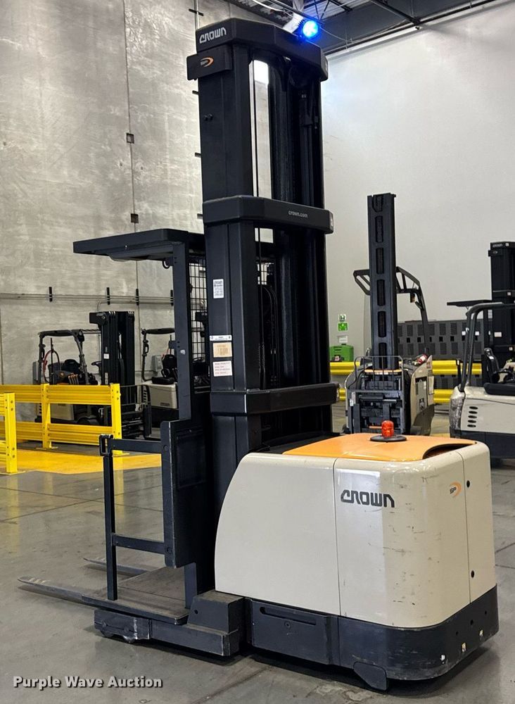 image for item DI9087 2016 Crown SP4050-30 order picker