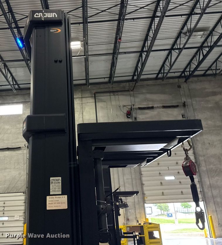 image for item DI9087 2016 Crown SP4050-30 order picker