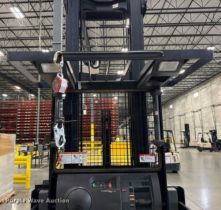 image for item DI9087 2016 Crown SP4050-30 order picker